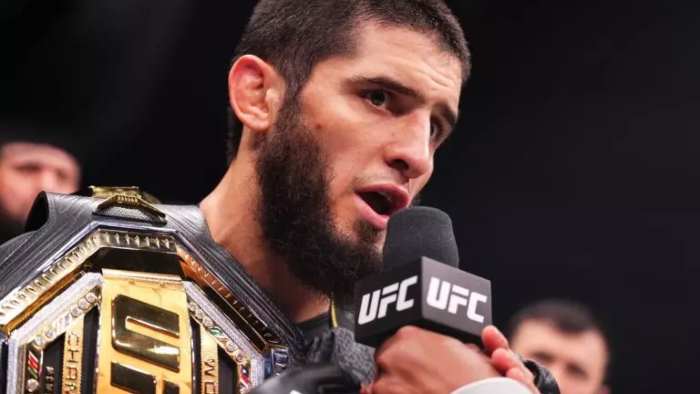Трейнер Оливеры считает, что UFC должны снять титул с Махачева